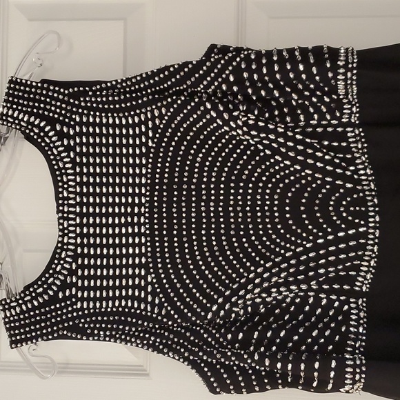 jackie jon new york Dresses & Skirts - Beautiful Women's beaded and stunning looking long gown.